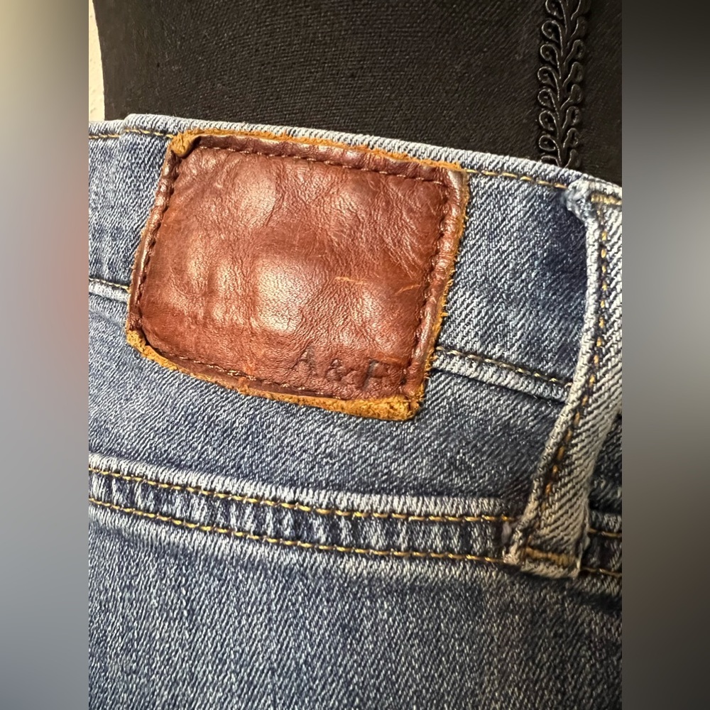 ⭐️Abercrombie & Fitch jeans - Picture 8 of 8